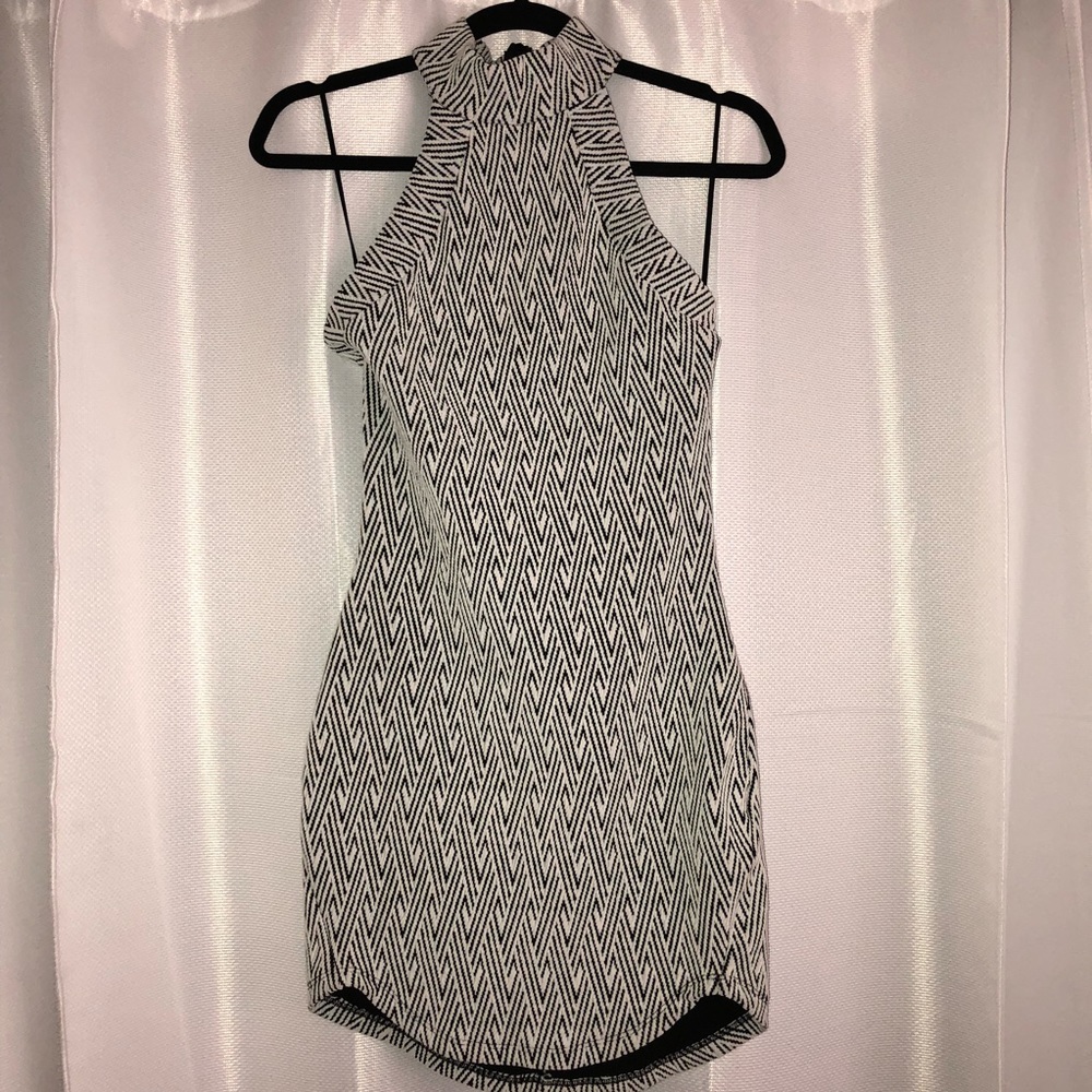 Black/white print dress